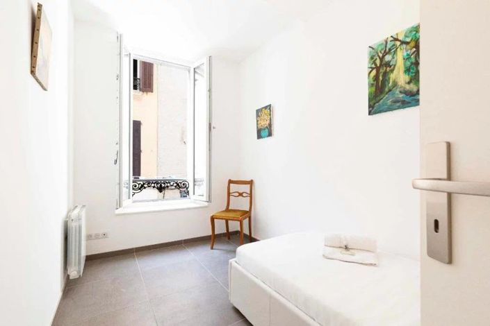 Image No.8-3 Bed Apartment for sale