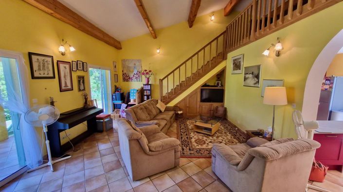 Image No.11-5 Bed House for sale