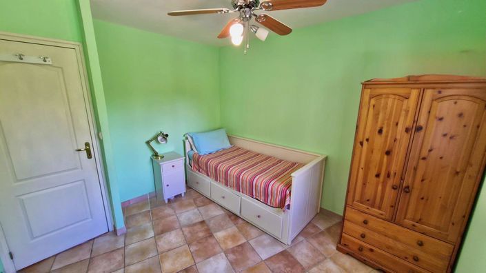 Image No.20-5 Bed House for sale