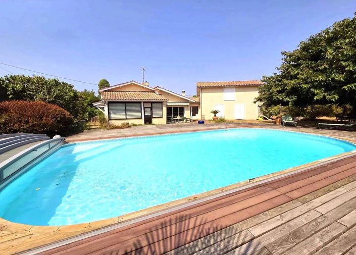 Image No.1-4 Bed House for sale