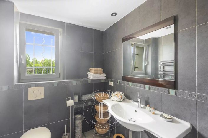 Image No.14-6 Bed House for sale