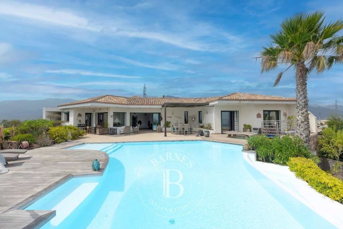 Image No.2-6 Bed House for sale