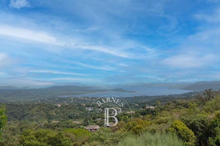 Image No.4-6 Bed House for sale