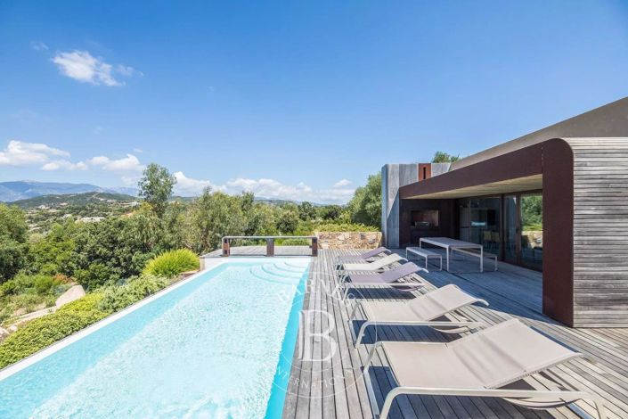 Image No.2-Maison de 4 chambres à vendre à Corse