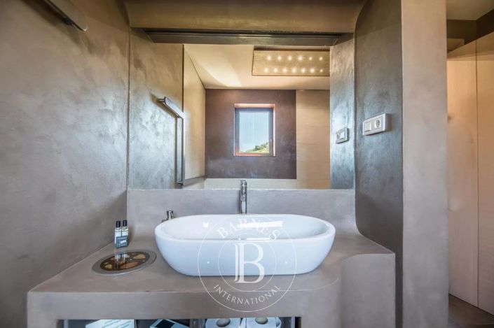 Image No.20-Maison de 4 chambres à vendre à Corse