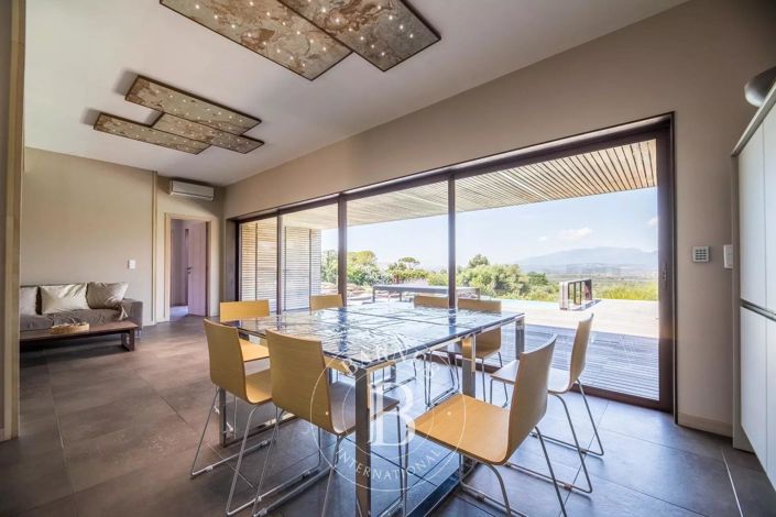 Image No.5-Maison de 4 chambres à vendre à Corse