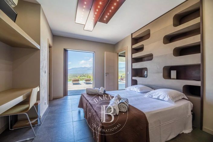 Image No.8-Maison de 4 chambres à vendre à Corse