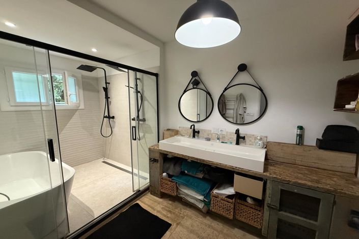 Image No.5-Maison de 5 chambres à vendre à Uzès