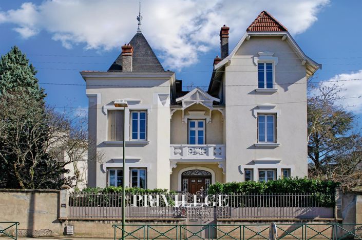 Image No.1-4 Bed House for sale