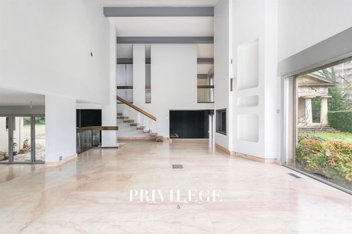 Image No.10-4 Bed House for sale