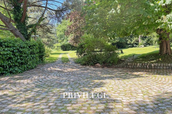 Image No.9-4 Bed House for sale