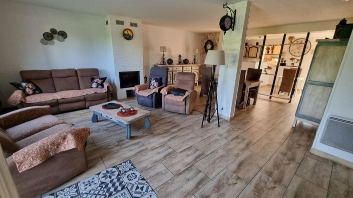 Image No.1-4 Bed House for sale