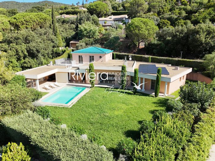 Image No.1-6 Bed House for sale