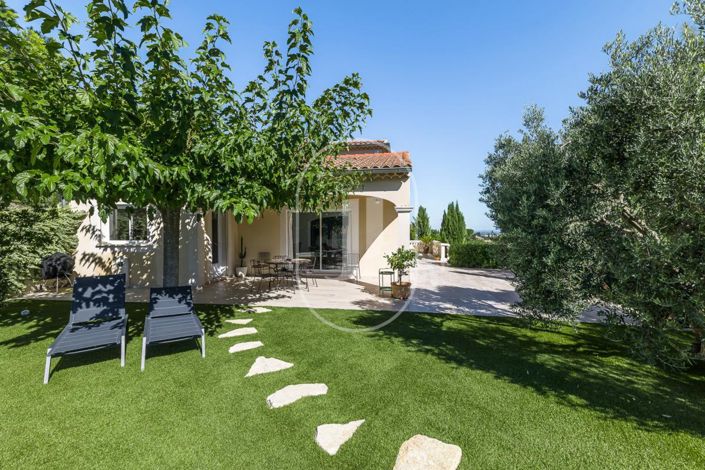 Image No.11-3 Bed House for sale