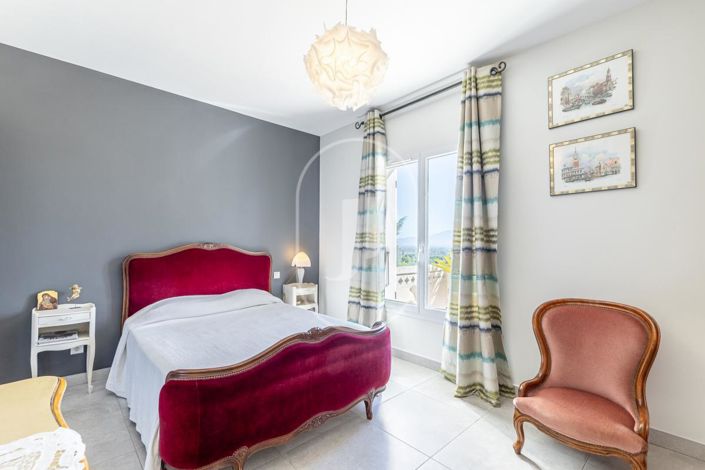 Image No.5-3 Bed House for sale