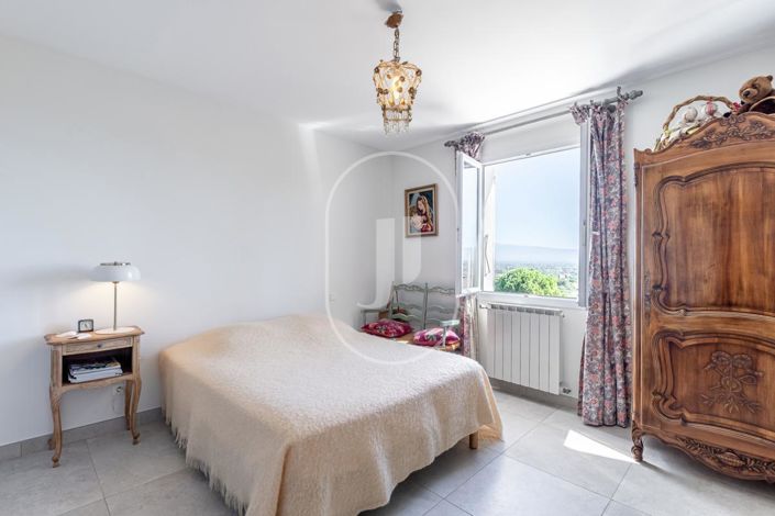 Image No.7-3 Bed House for sale