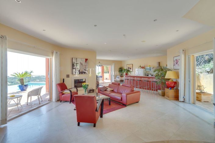 Image No.4-5 Bed House for sale