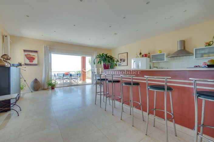 Image No.6-5 Bed House for sale