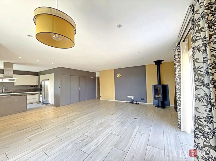 Image No.6-4 Bed House for sale