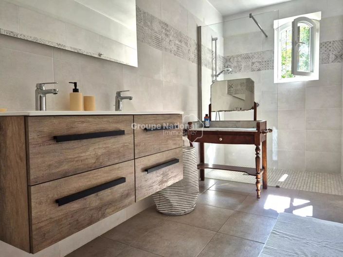 Image No.17-5 Bed House for sale