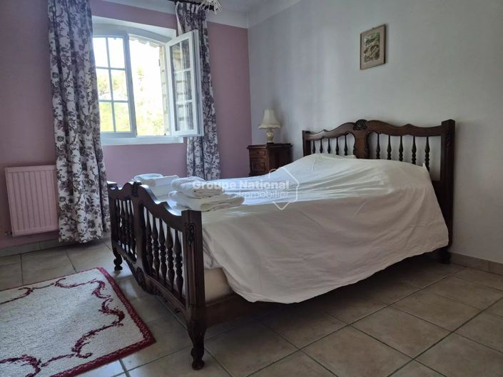 Image No.18-5 Bed House for sale