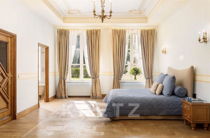 Image No.9-8 Bed House for sale