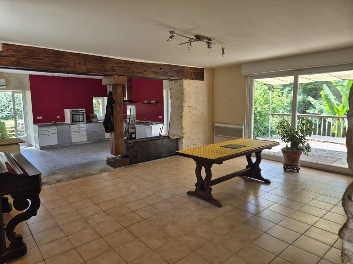 Image No.1-3 Bed House for sale
