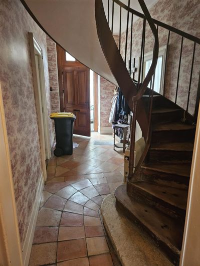 Image No.7-4 Bed House for sale