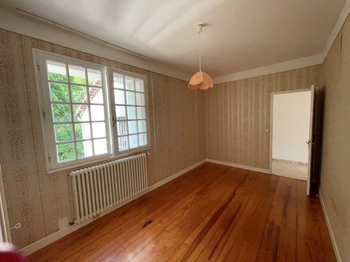 Image No.6-3 Bed House for sale