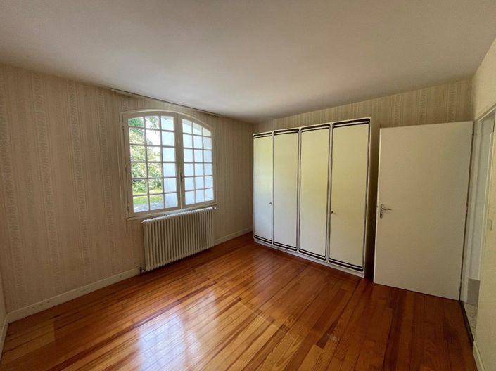 Image No.8-3 Bed House for sale