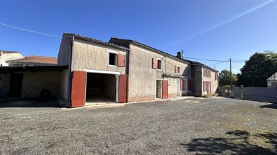 1 - La Croix-Comtesse, House