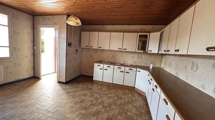 Image No.5-2 Bed House for sale