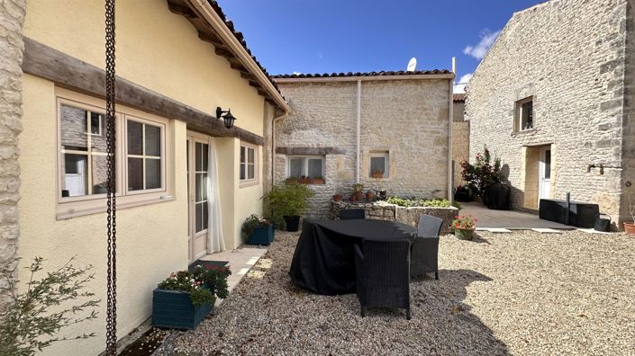 Image No.16-5 Bed House for sale