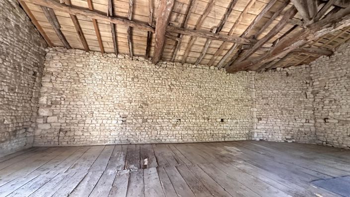 Image No.17-5 Bed House for sale