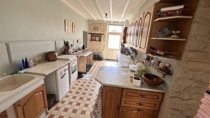 Image No.6-5 Bed House for sale