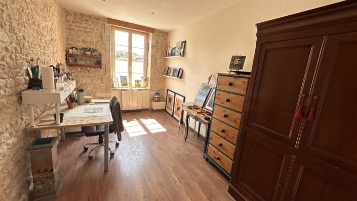 Image No.9-5 Bed House for sale