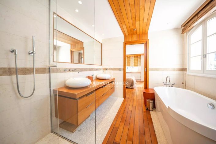 Image No.14-9 Bed House for sale