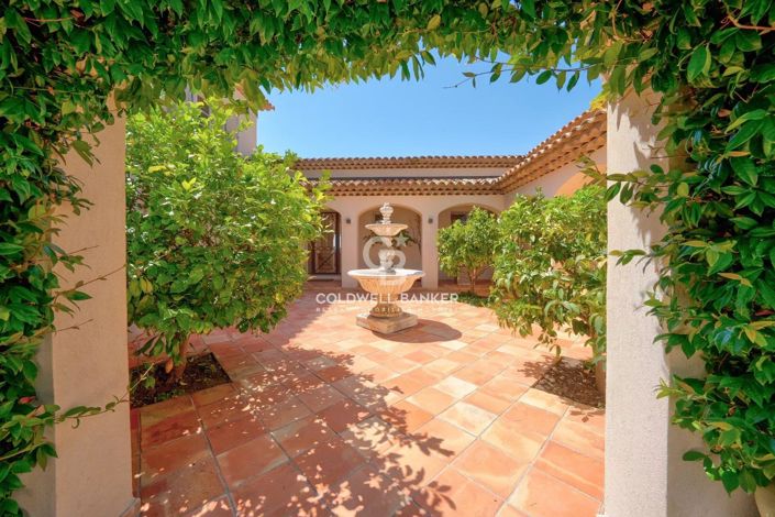 Image No.4-9 Bed House for sale