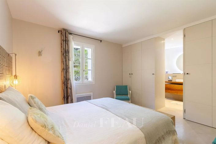 Image No.13-3 Bed House for sale