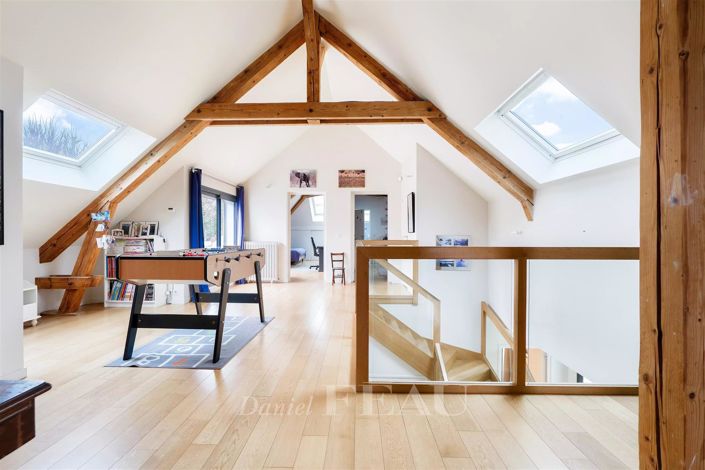 Image No.10-5 Bed House for sale