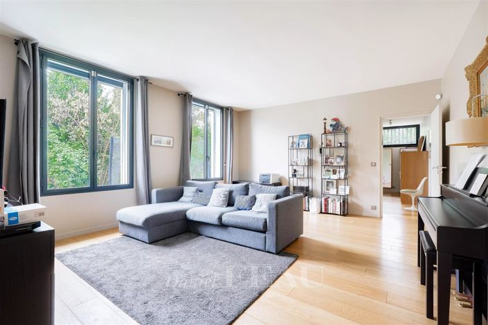 Image No.11-5 Bed House for sale