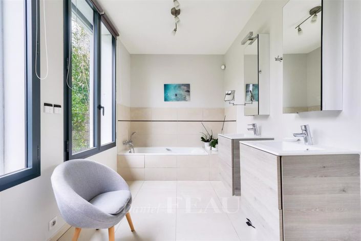 Image No.14-5 Bed House for sale