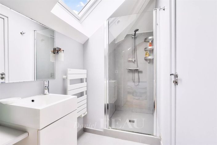 Image No.15-5 Bed House for sale