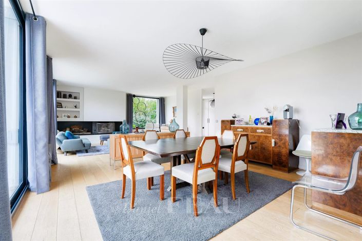 Image No.6-5 Bed House for sale