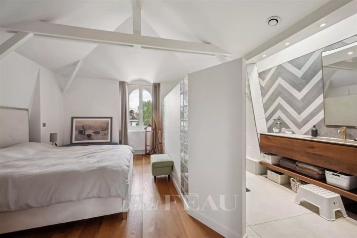 Image No.11-6 Bed House for sale