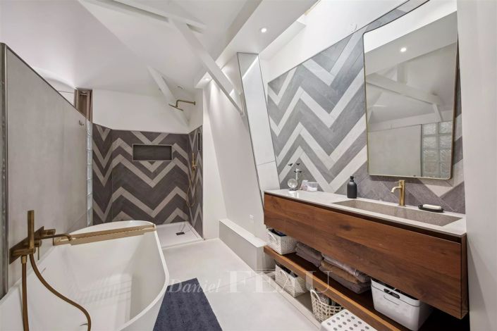 Image No.12-6 Bed House for sale