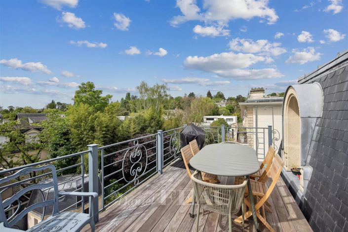 Image No.2-6 Bed House for sale