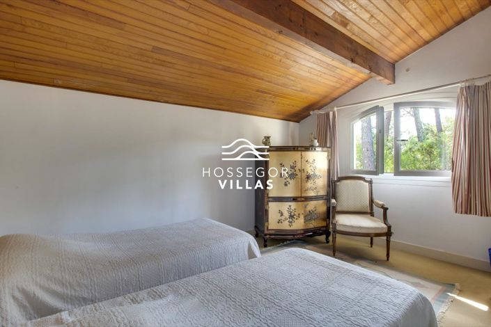 Image No.7-5 Bed House for sale