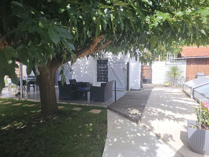 Image No.1-5 Bed House for sale