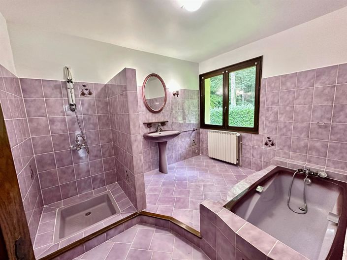 Image No.10-4 Bed House for sale